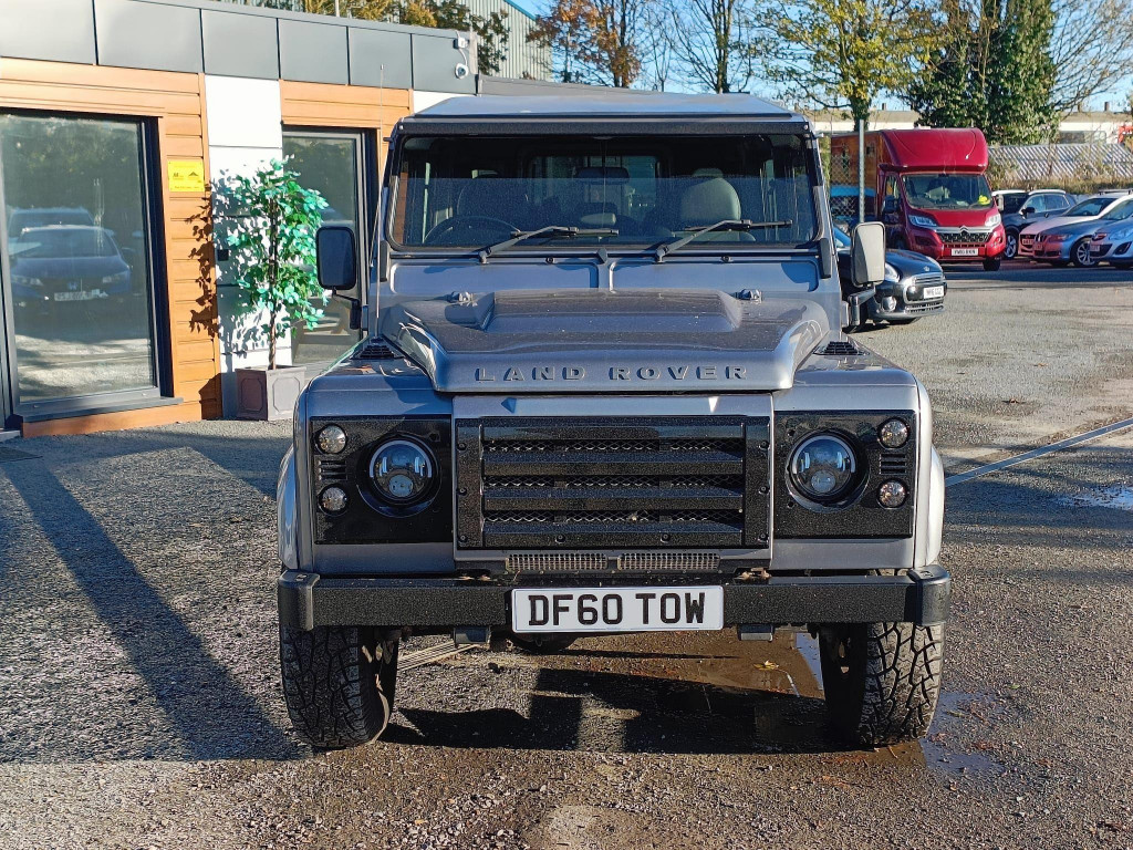 LAND ROVER DEFENDER 110