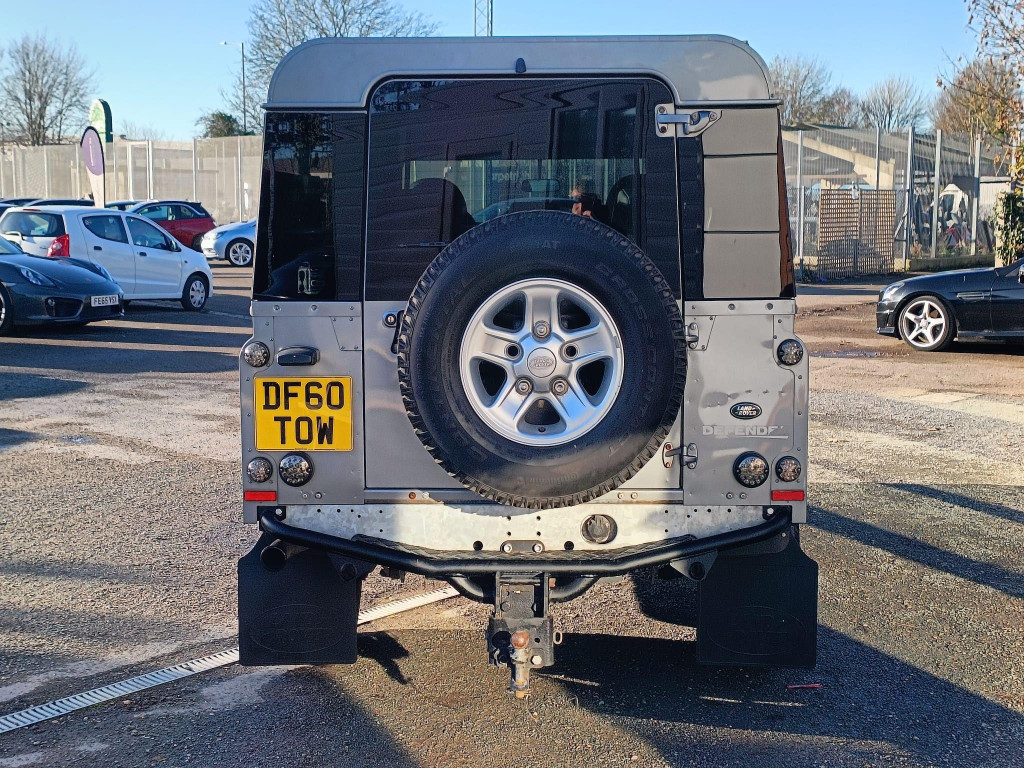 LAND ROVER DEFENDER 110