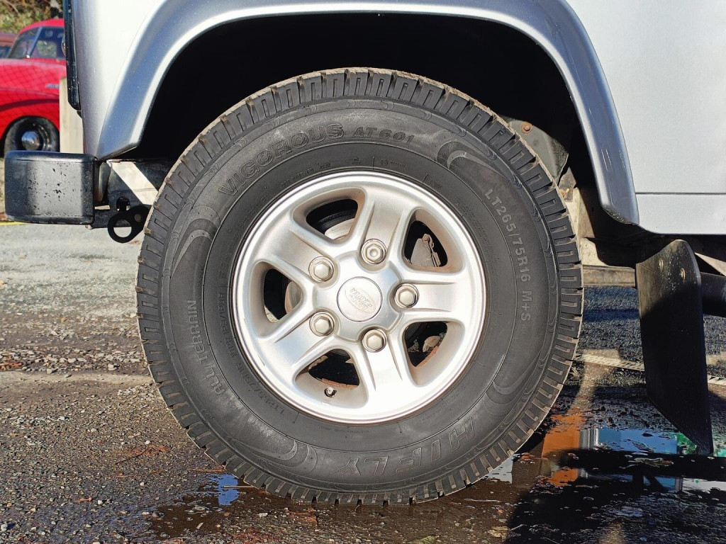 LAND ROVER DEFENDER 110