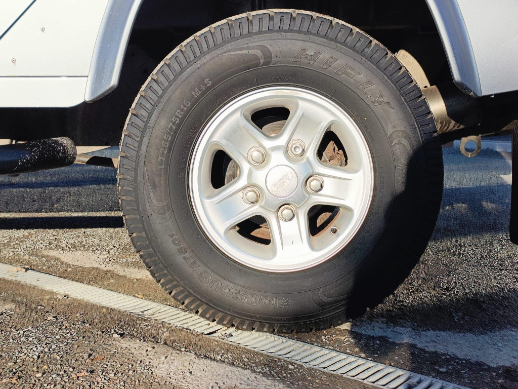 LAND ROVER DEFENDER 110