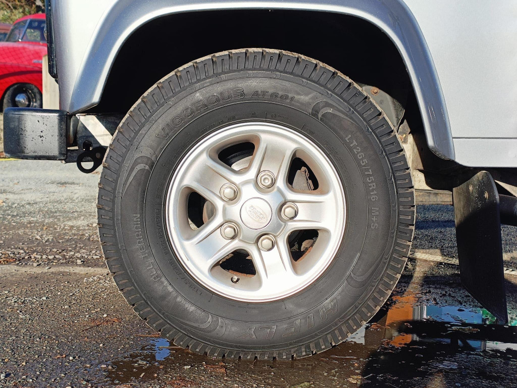 LAND ROVER DEFENDER 110