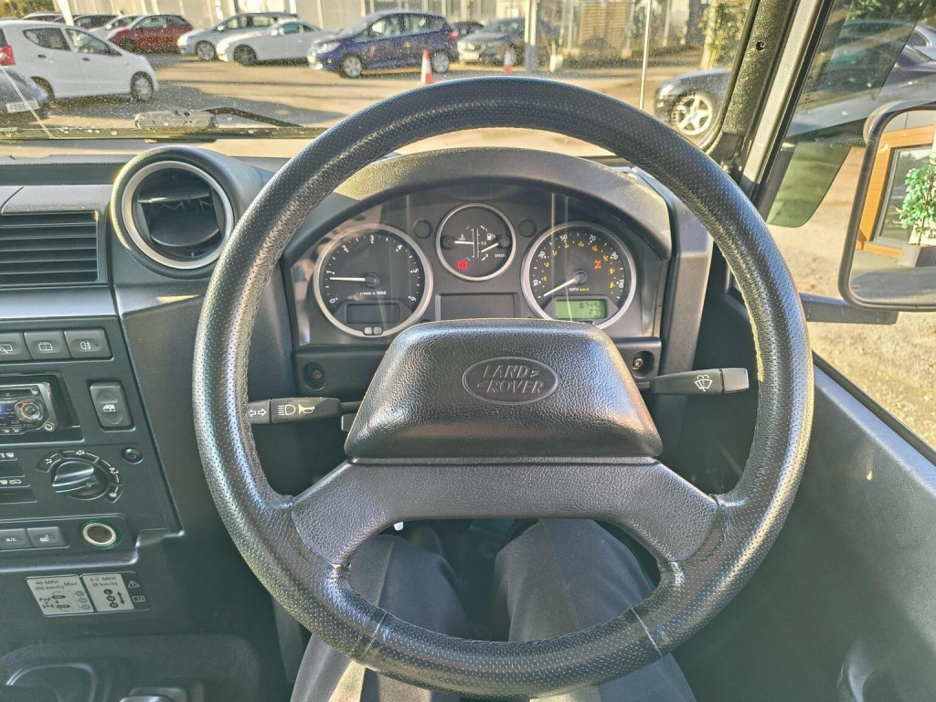 LAND ROVER DEFENDER 110