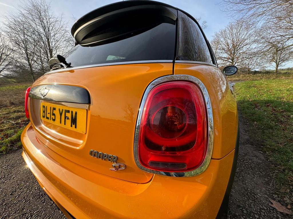 MINI HATCH