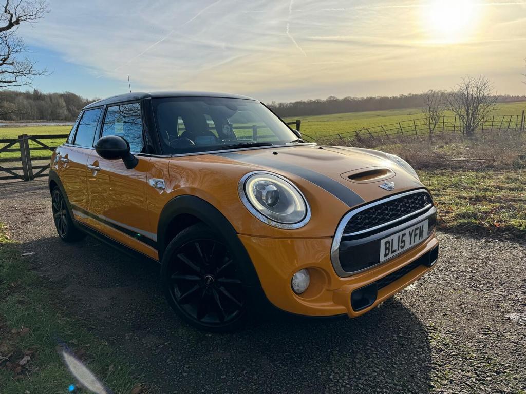View MINI HATCH 2.0 5-Door Hatch Cooper SD