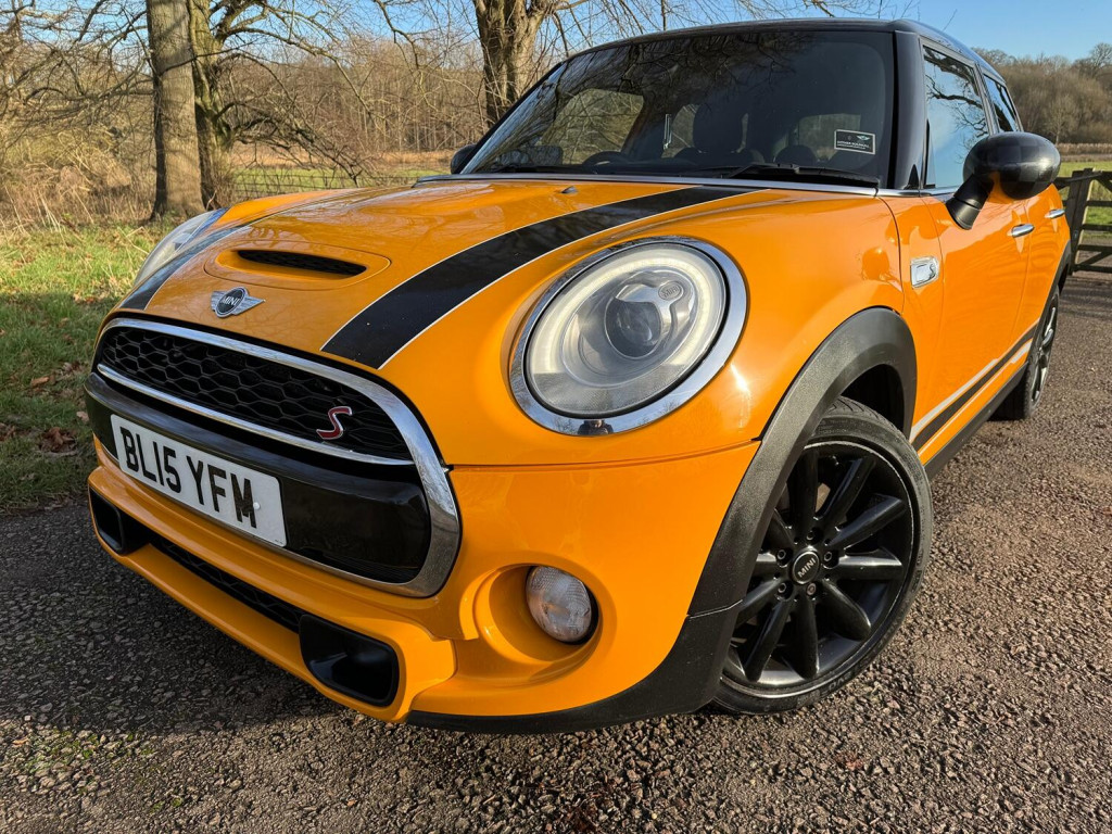 MINI HATCH
