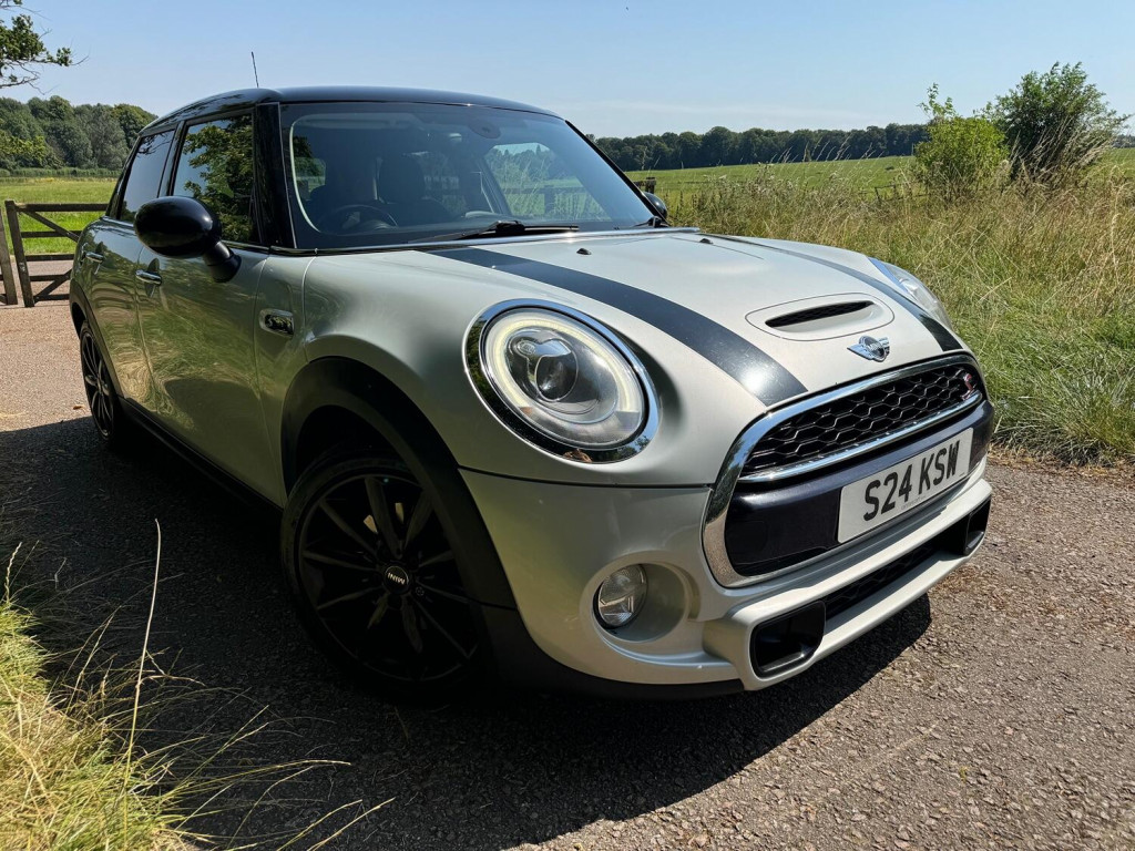 View MINI HATCH 2.0 5-Door Hatch Cooper SD