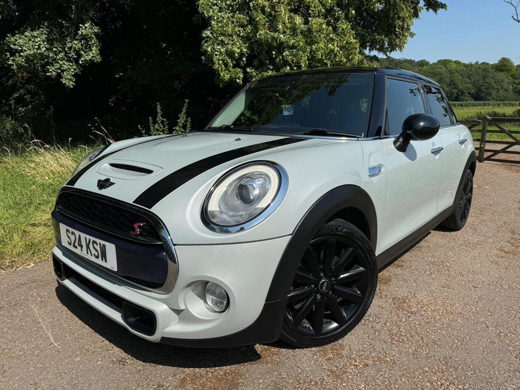 View MINI HATCH 2.0 5-Door Hatch Cooper SD