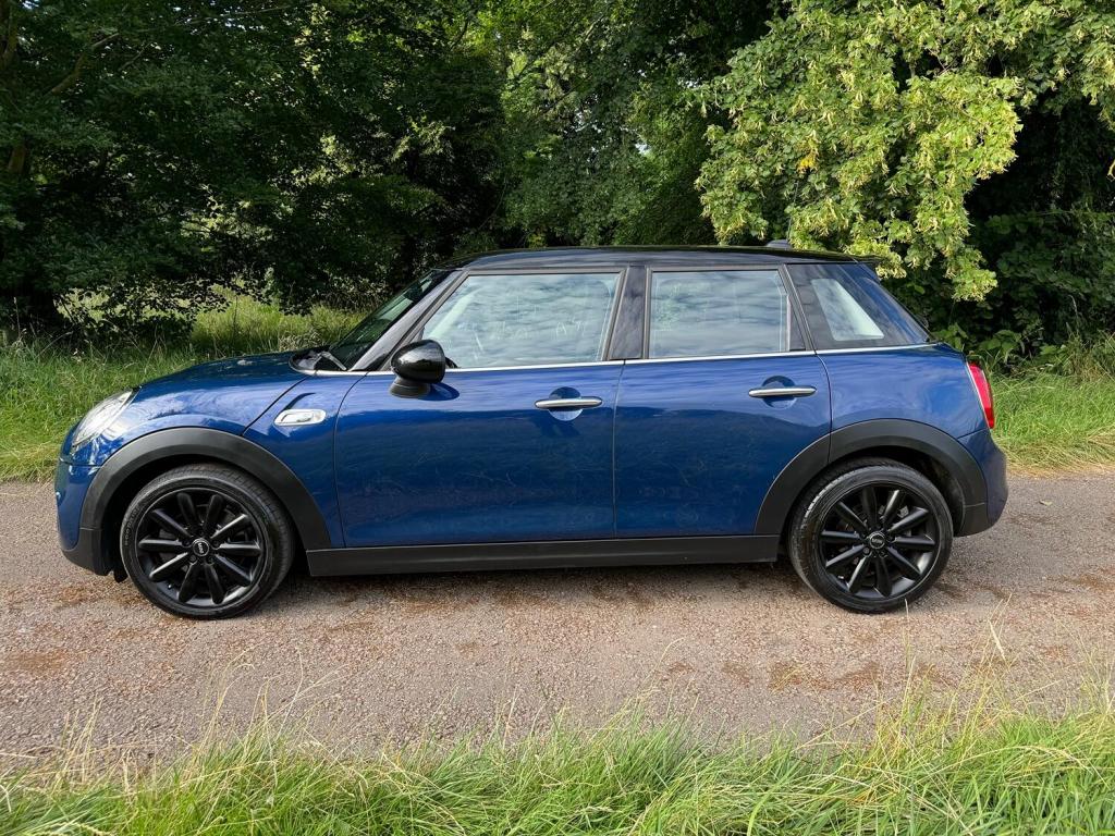 MINI HATCH