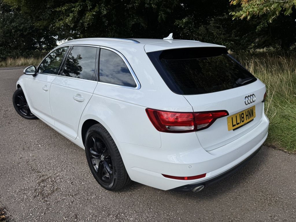 View AUDI A4 AVANT 2.0 TDI ultra Sport