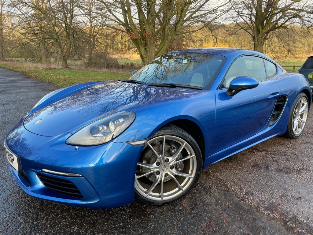 View PORSCHE 718 CAYMAN PDK