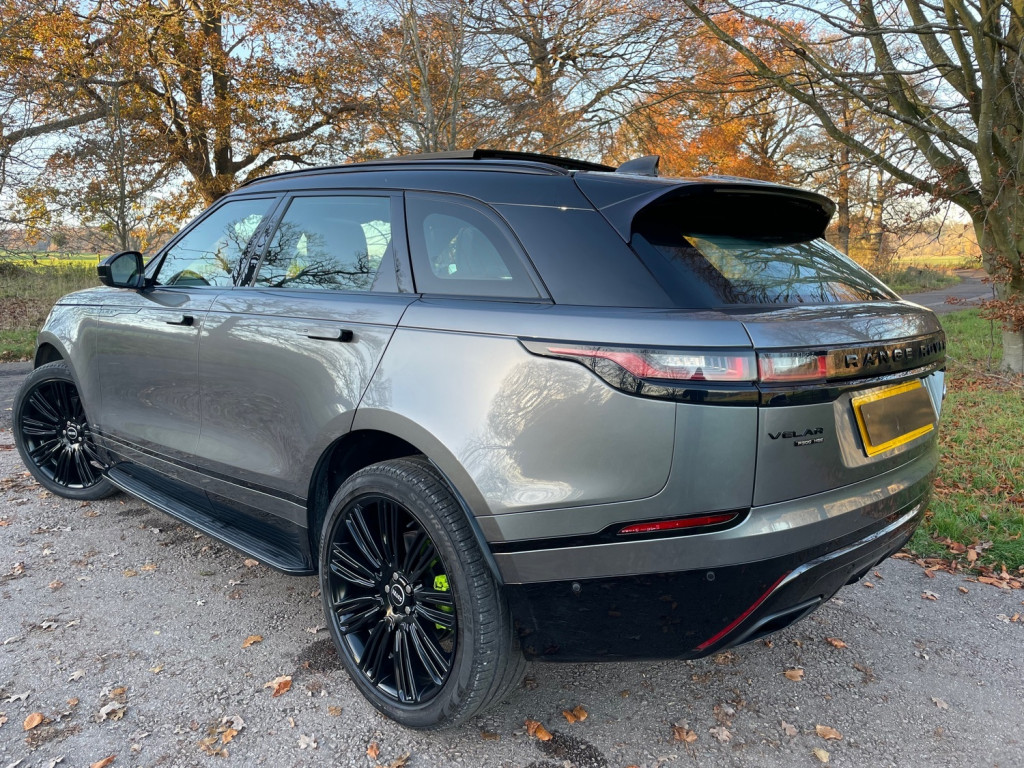 View LAND ROVER RANGE ROVER VELAR R-DYNAMIC HSE