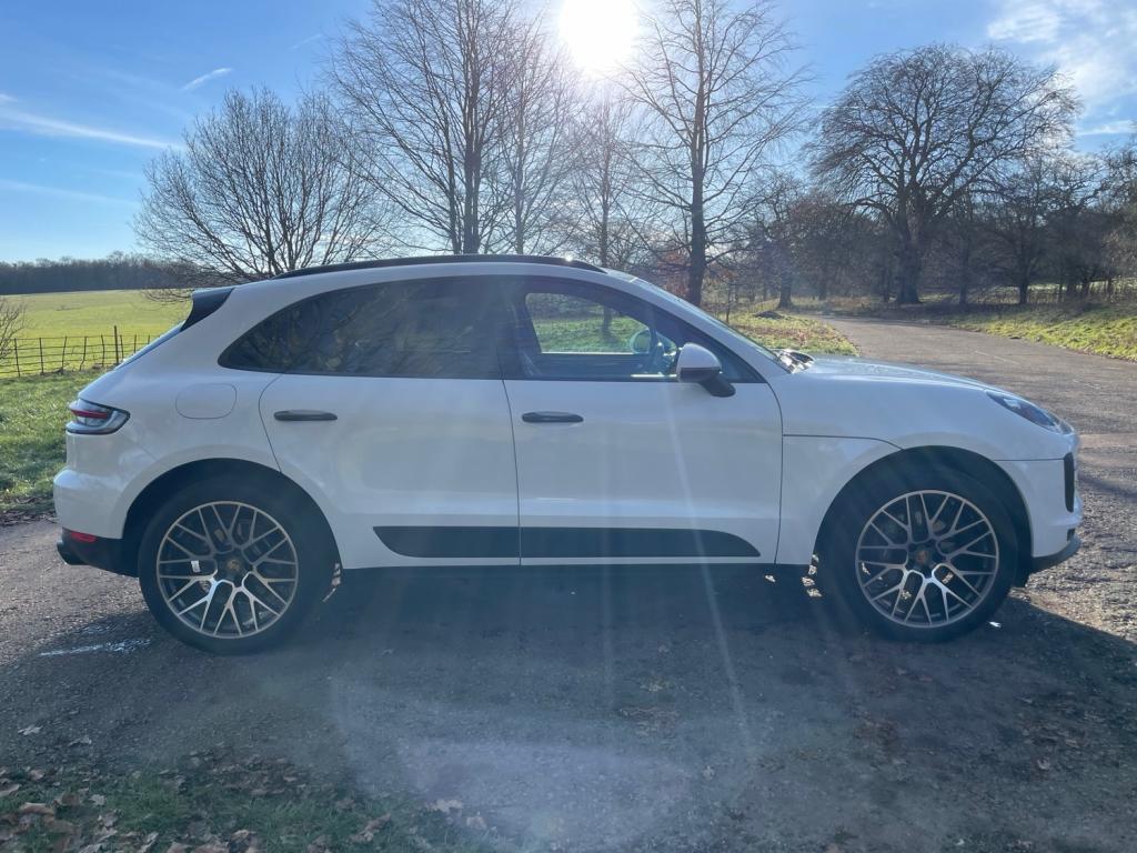 View PORSCHE MACAN PDK