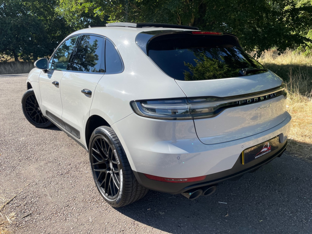 View PORSCHE MACAN S PDK
