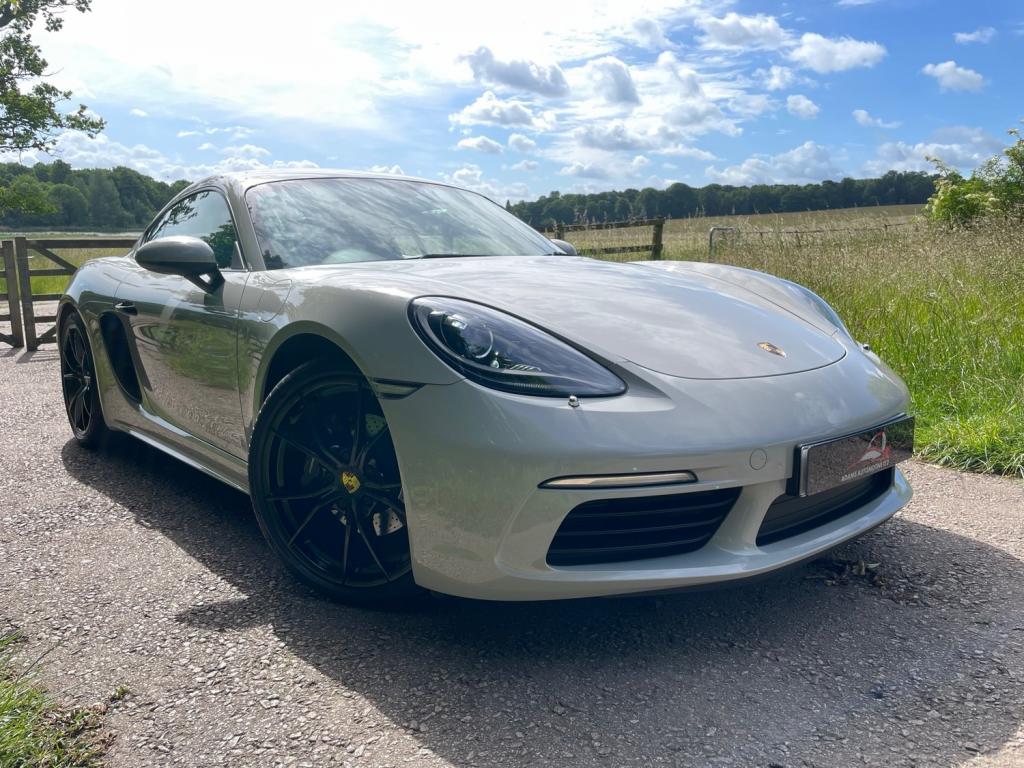View PORSCHE 718 CAYMAN PDK