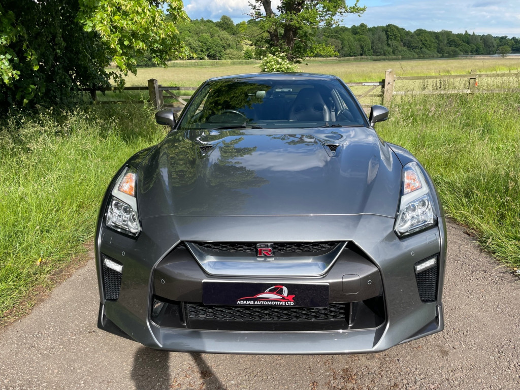 NISSAN GT-R