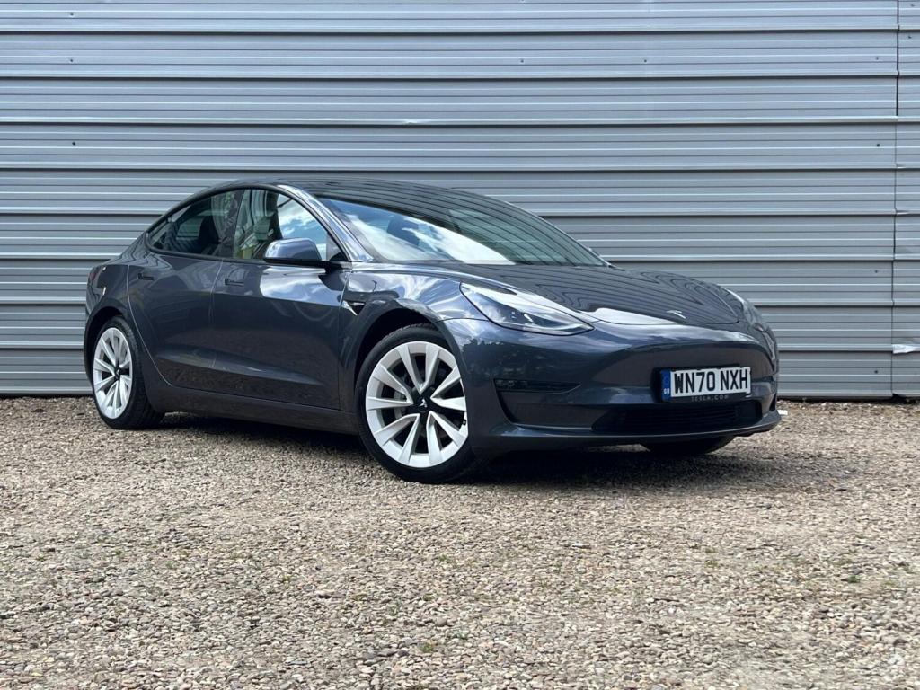 TESLA MODEL 3