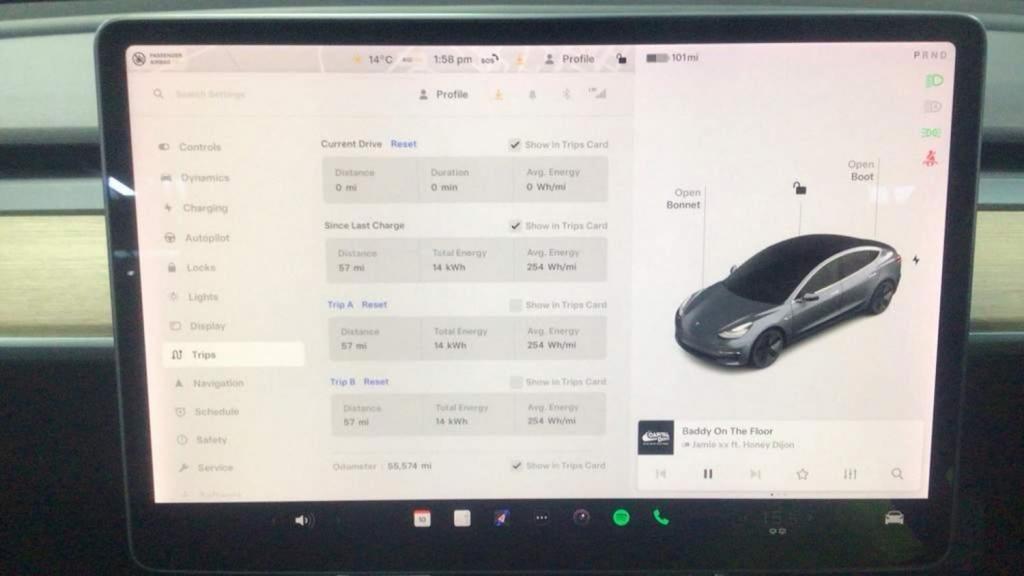 TESLA MODEL 3