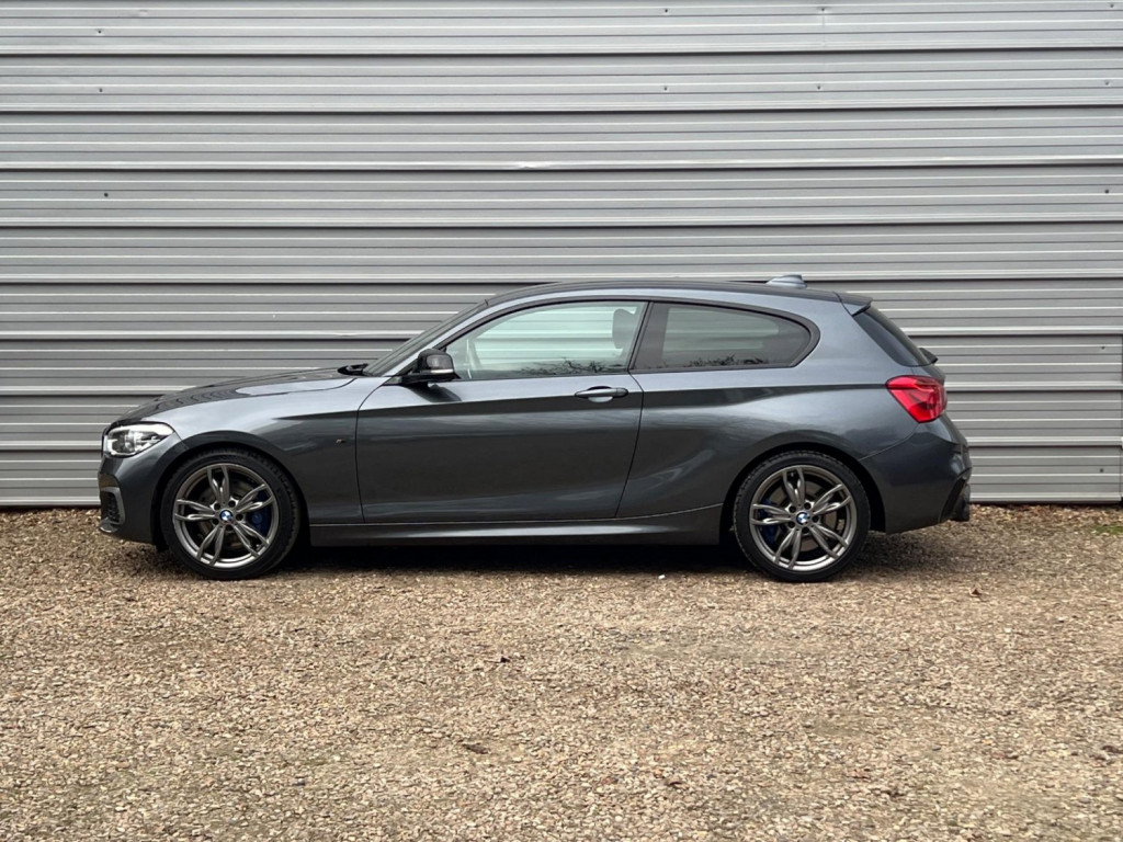BMW 1 SERIES