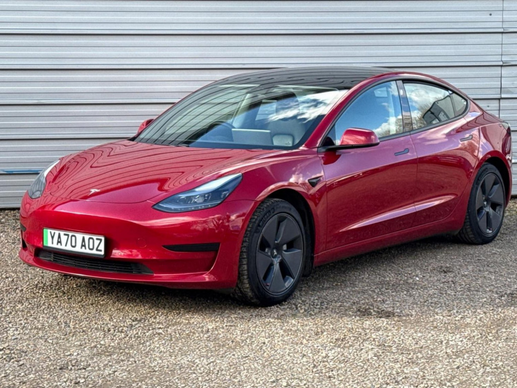 TESLA MODEL 3