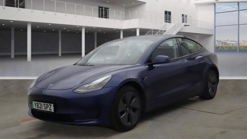 TESLA MODEL 3