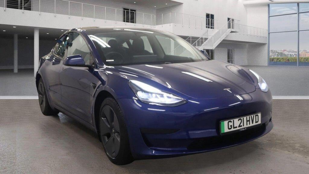 TESLA MODEL 3