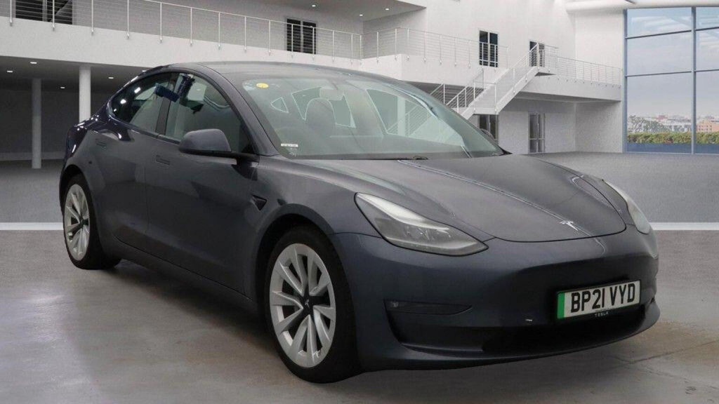 TESLA MODEL 3