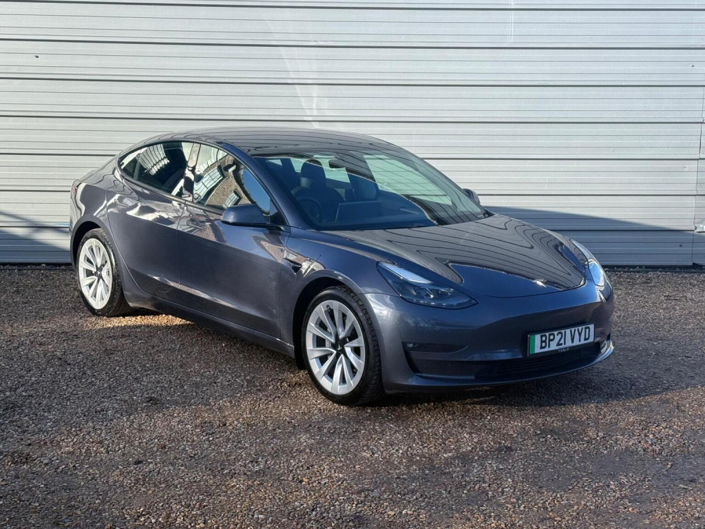 TESLA MODEL 3