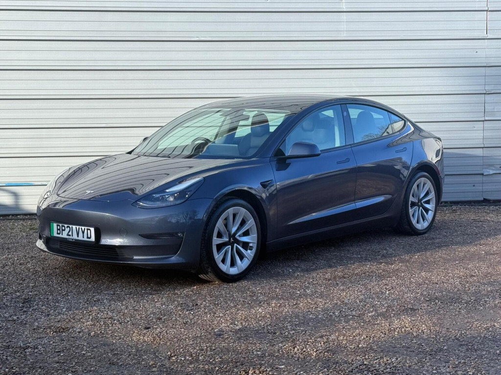TESLA MODEL 3