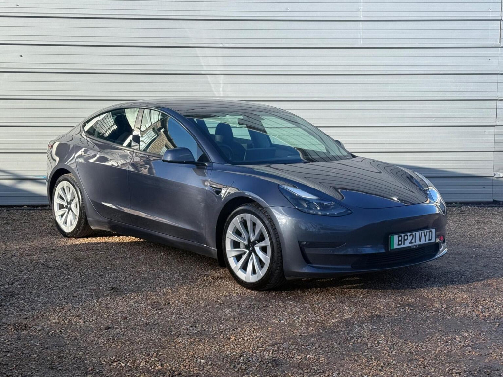 TESLA MODEL 3