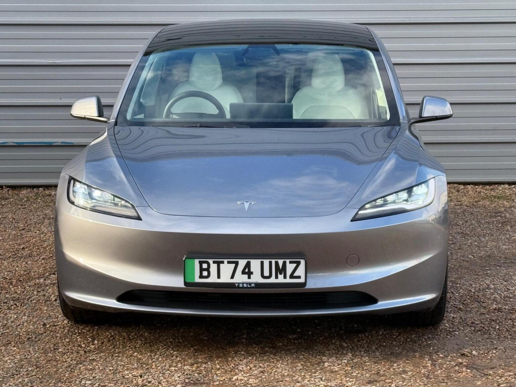 TESLA MODEL 3