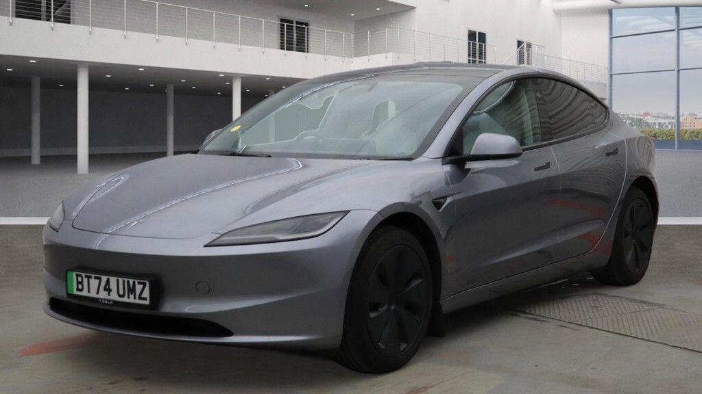 TESLA MODEL 3