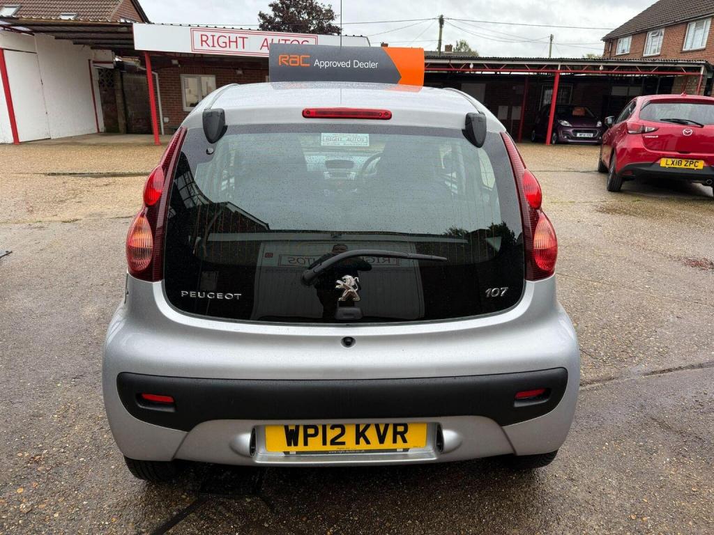 PEUGEOT 107