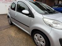 PEUGEOT 107