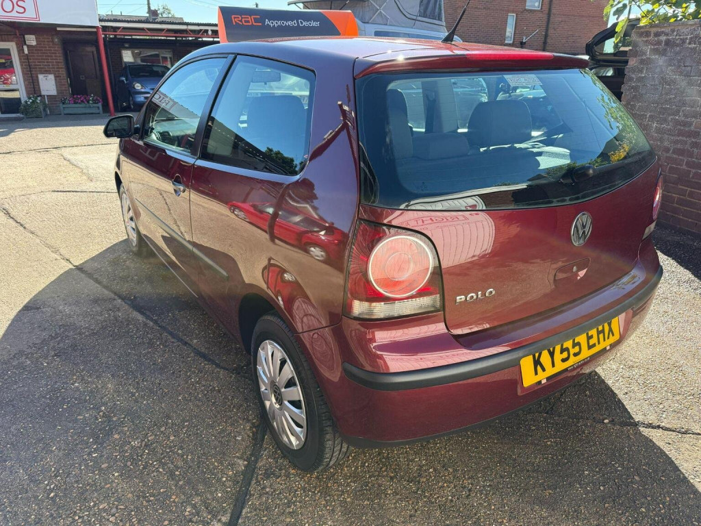 VOLKSWAGEN POLO