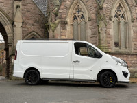 VAUXHALL VIVARO