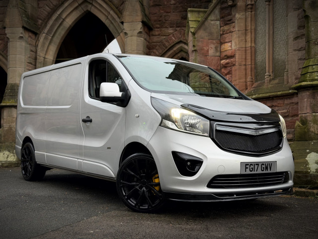VAUXHALL VIVARO
