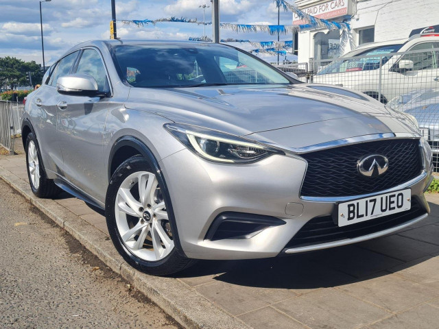 INFINITI Q30