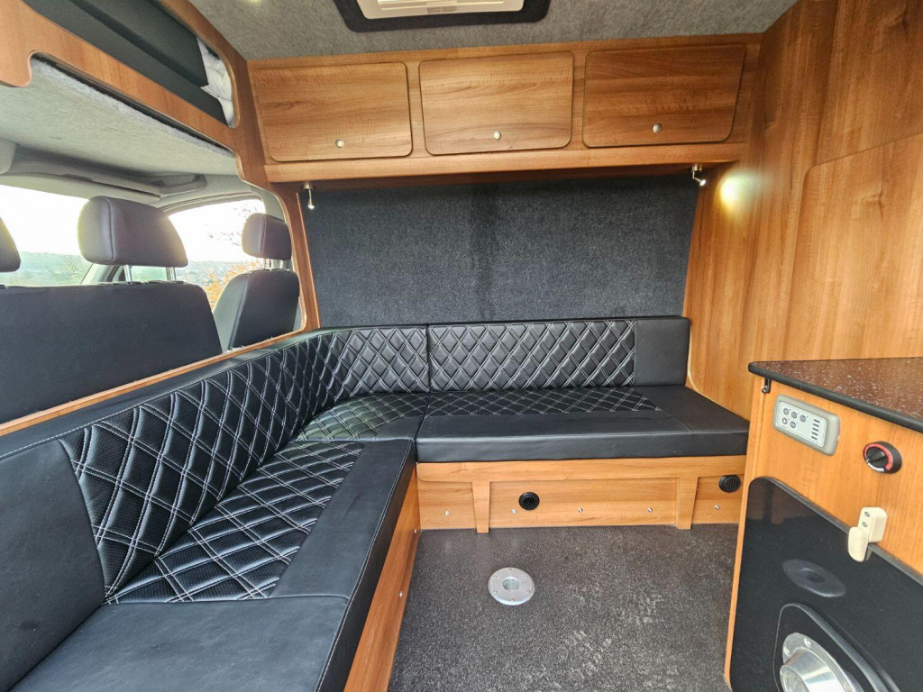 View VOLKSWAGEN CRAFTER RACEVAN 2.0 TDI 