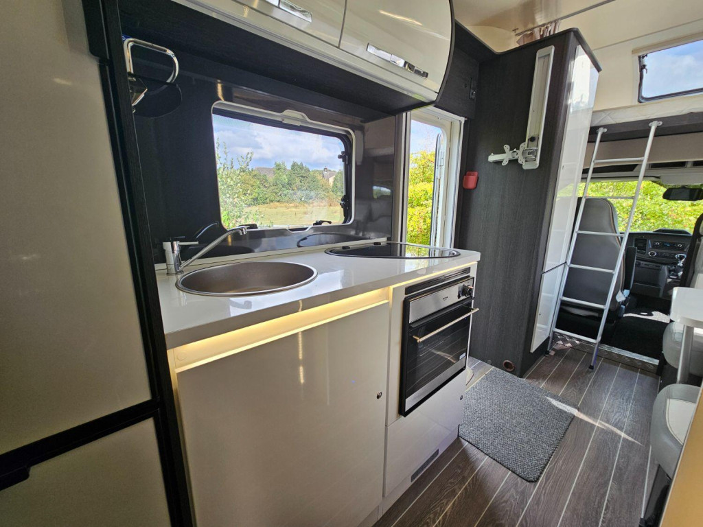 View ROLLER TEAM ZEFIRO 675 Motorhome