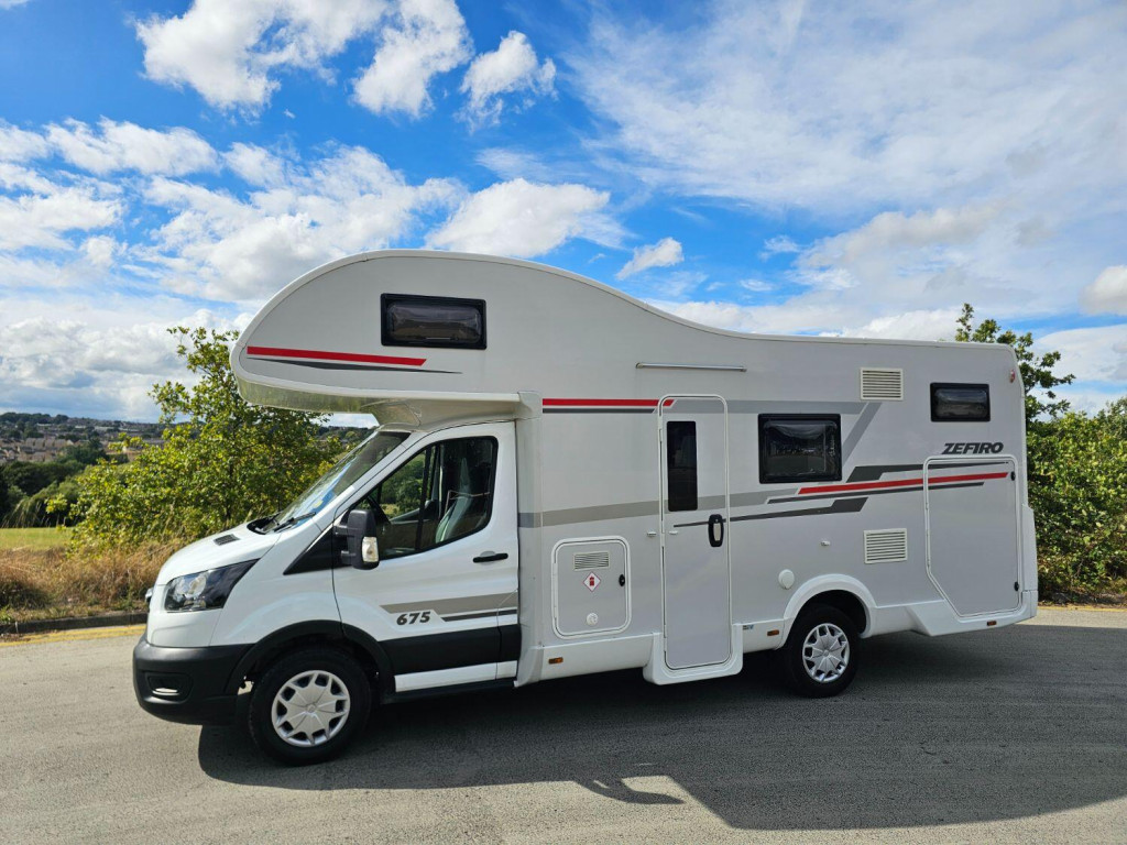 View ROLLER TEAM ZEFIRO 675 Motorhome
