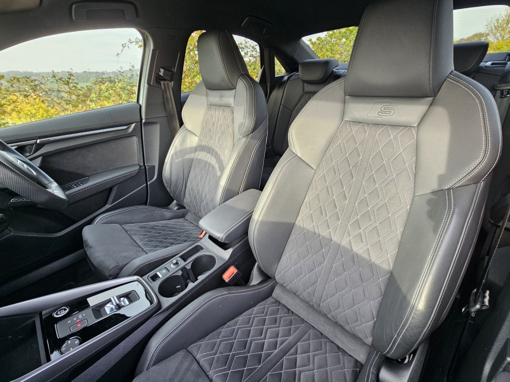 View AUDI A3 1.5 TFSI 35 Edition 1