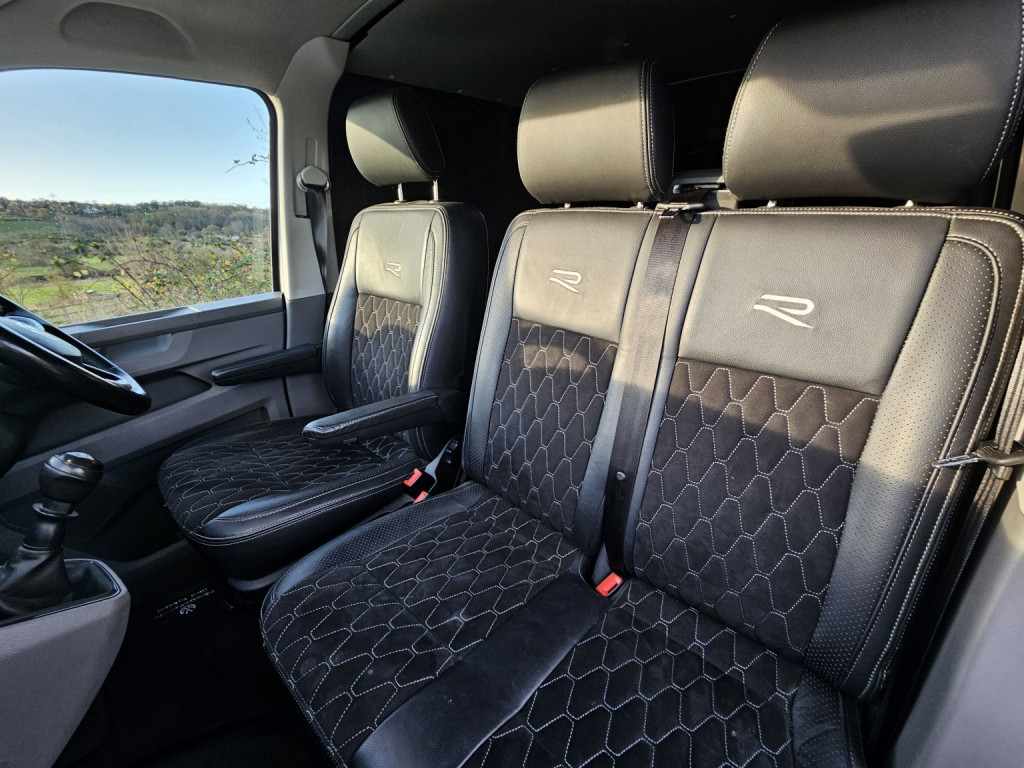 View VOLKSWAGEN TRANSPORTER 2.0 TDI T28 Highline