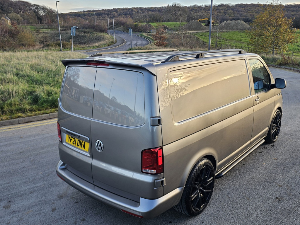 View VOLKSWAGEN TRANSPORTER 2.0 TDI T28 Highline