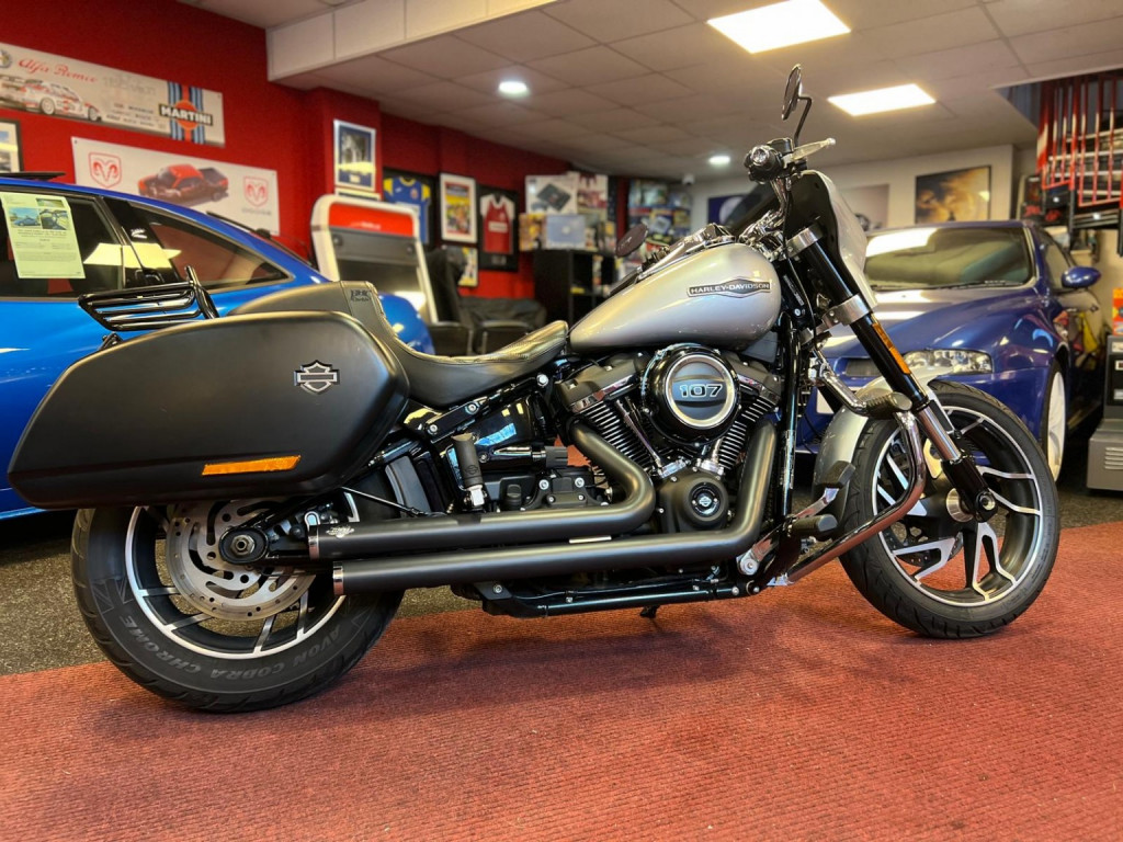 View HARLEY-DAVIDSON Softail FLSB Sport Glide