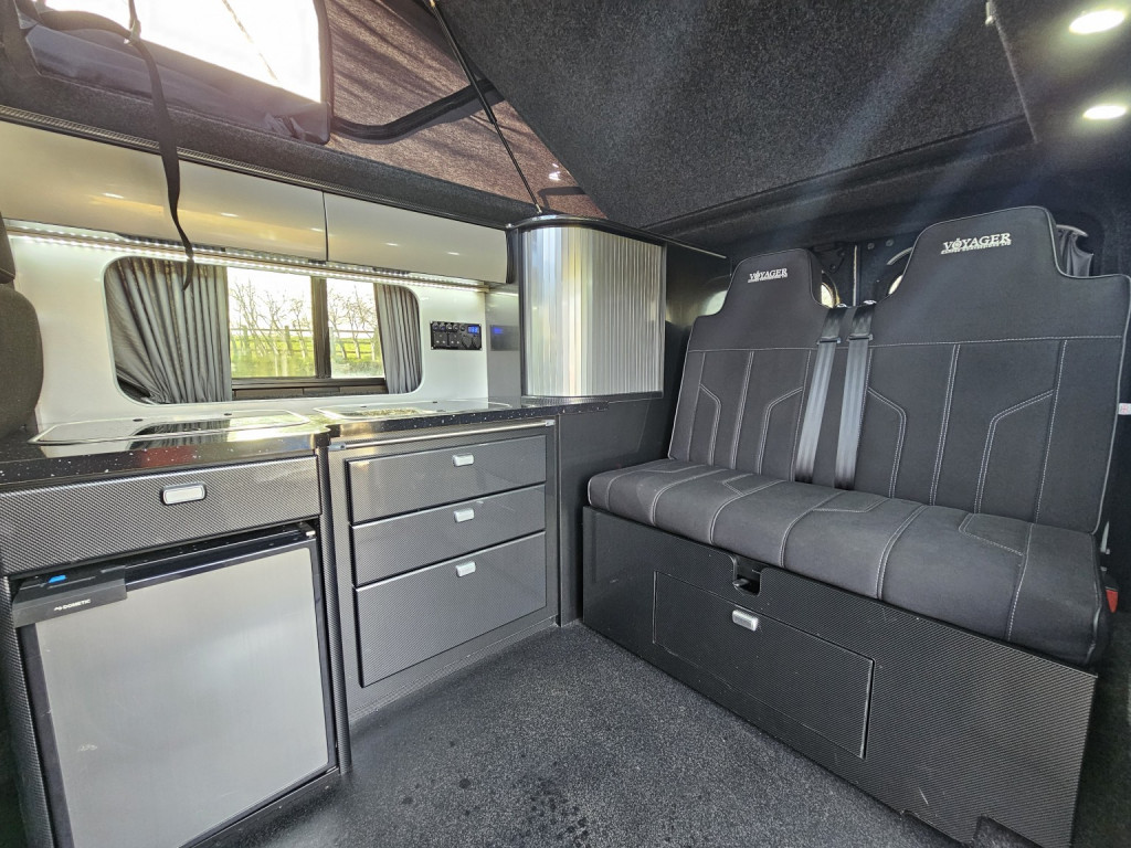 View RENAULT TRAFIC 1.6 TD POPTOP CAMPERVAN