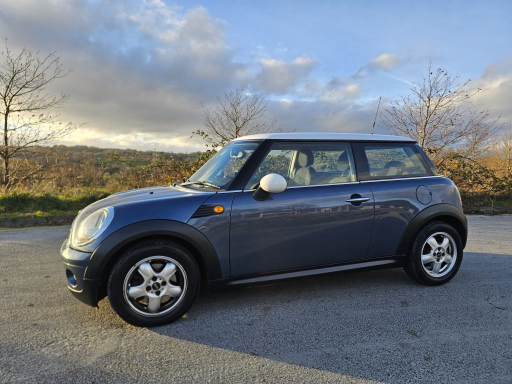 View MINI HATCH 1.6 Cooper Hatch