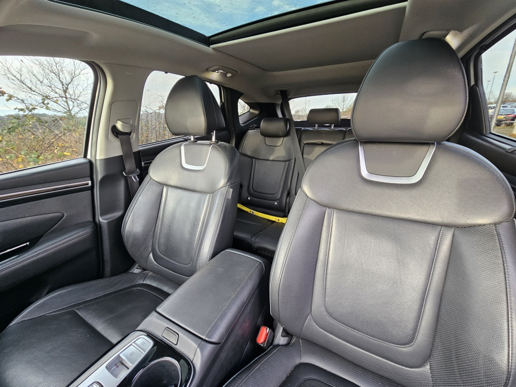 View HYUNDAI TUCSON 1.6 TUCSON HEV ULTIMATE 230PS A/T 22