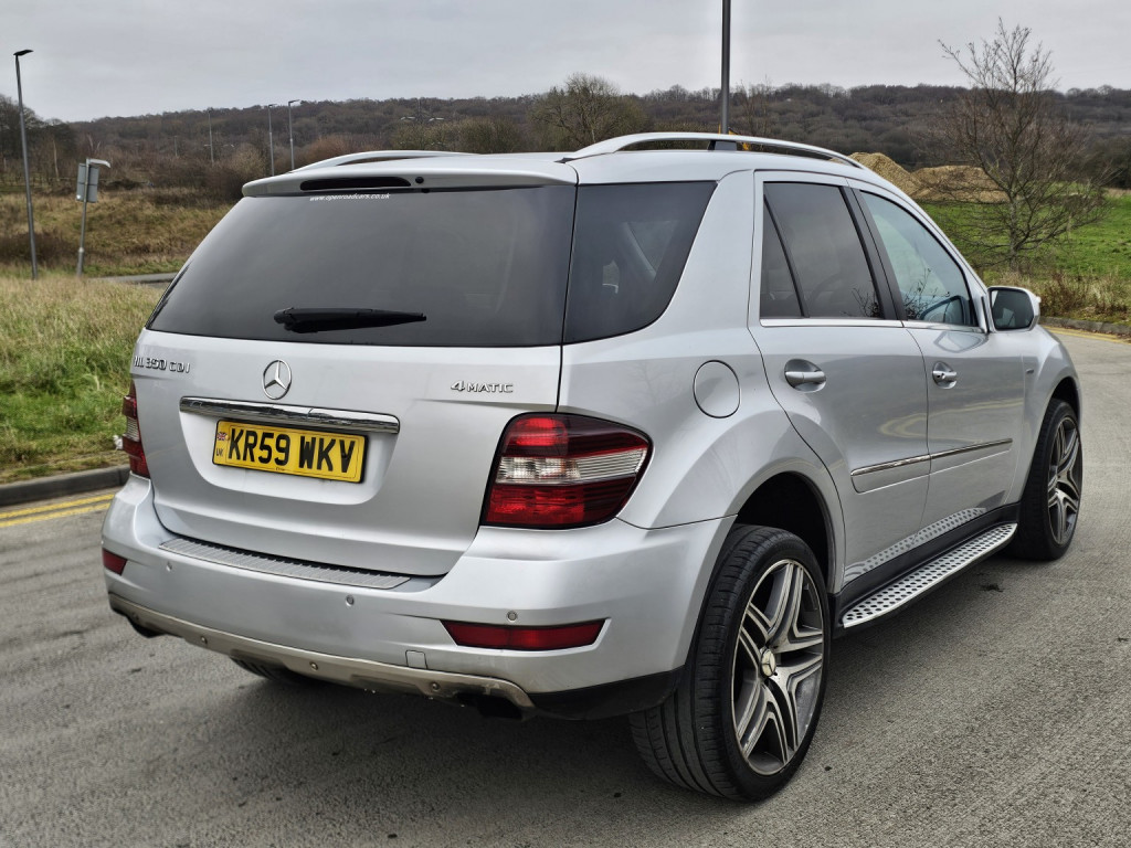 View MERCEDES-BENZ M CLASS 3.0 ML350 CDI V6 BlueEfficiency Sport