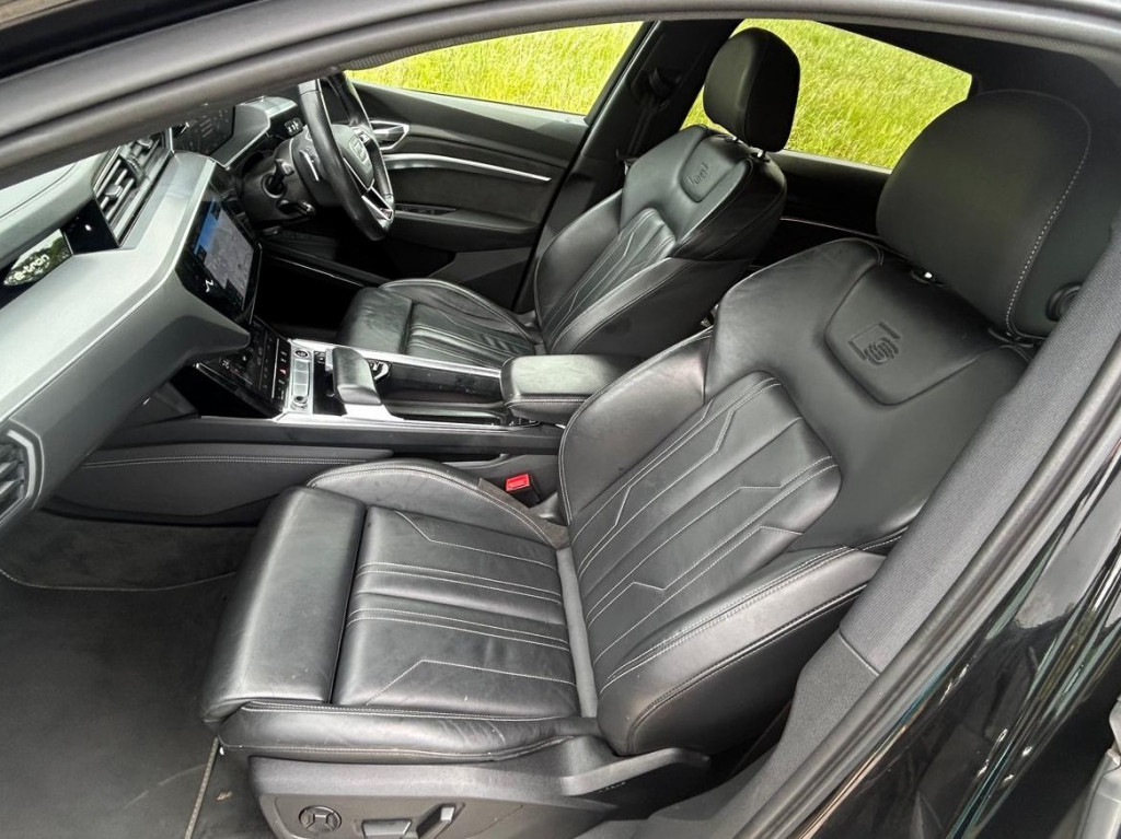 View AUDI E-TRON 55 Black Edition