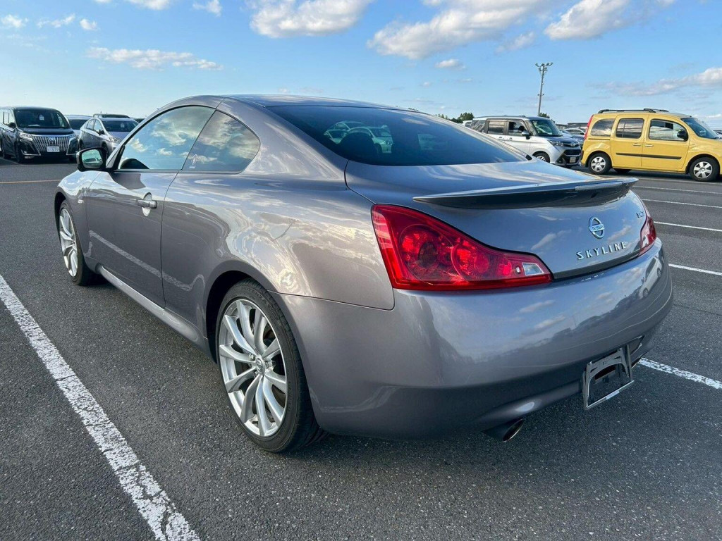 NISSAN SKYLINE 370GT